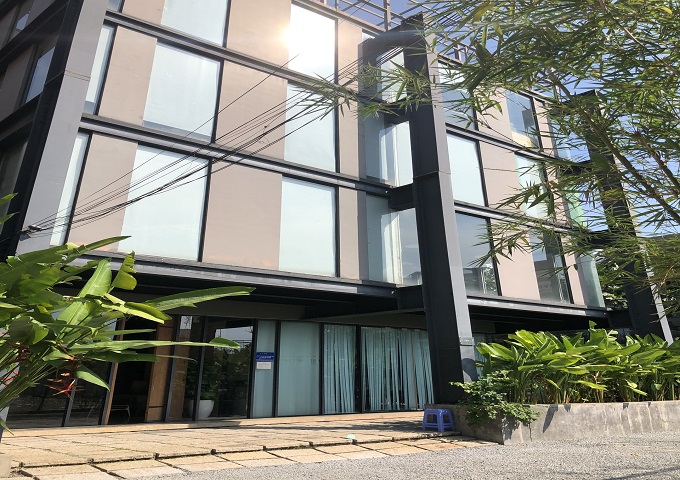 Long description image 1