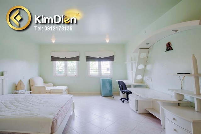 Long description image 1