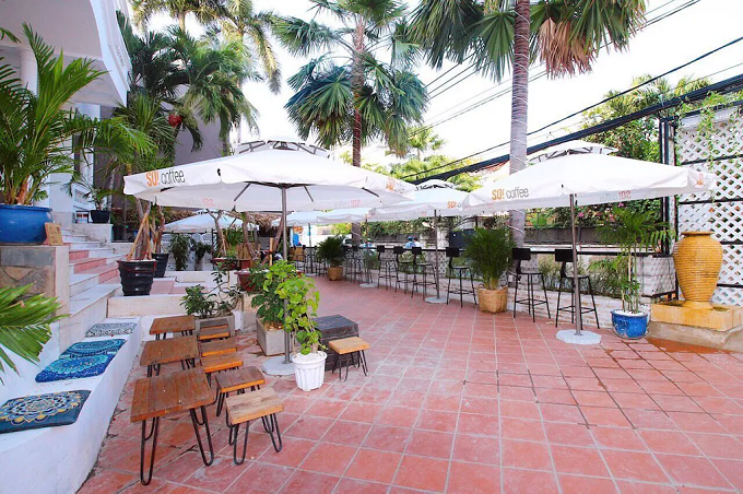 Long description image 1