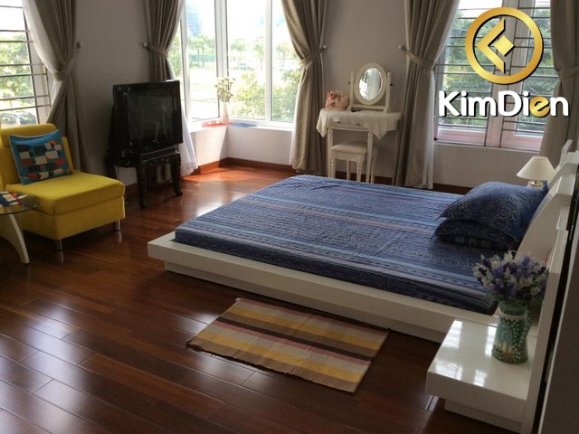 Long description image 1