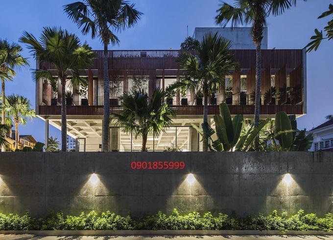 Long description image 1