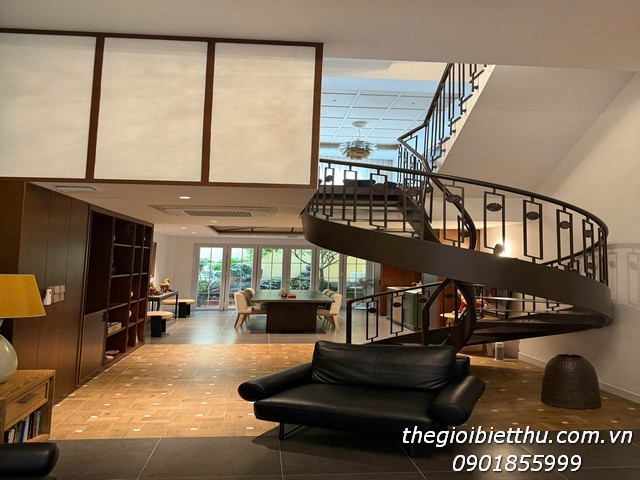 Long description image 1