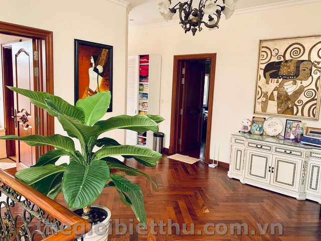 Long description image 1