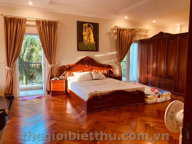 Long description image 1