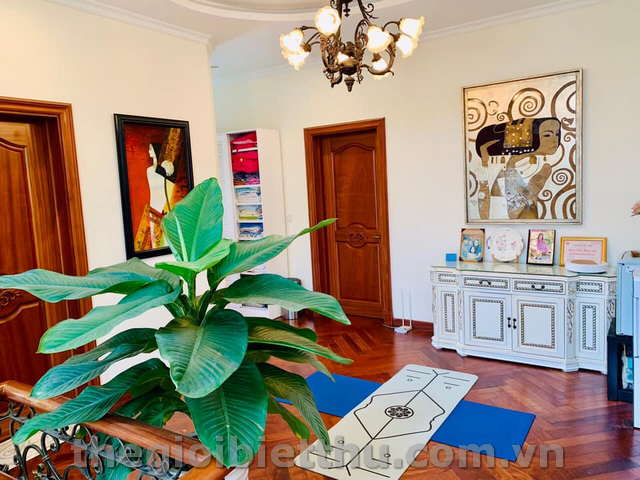 Long description image 1