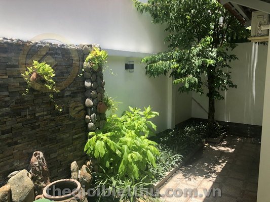 Long description image 1