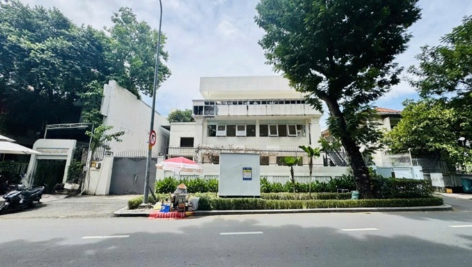 Long description image 1