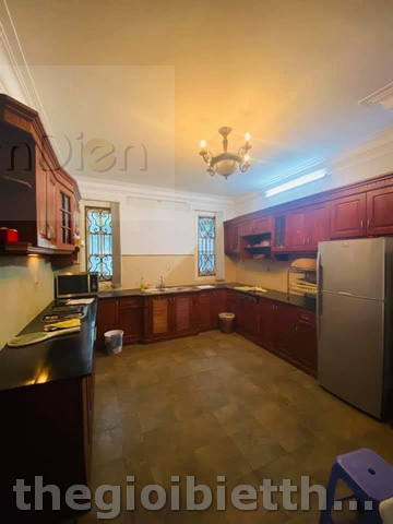 Long description image 1