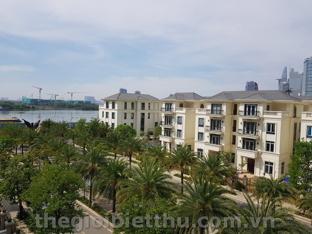 Long description image 1