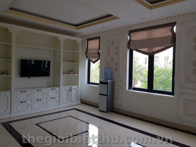 Long description image 1