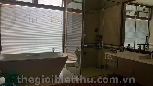 Long description image 1