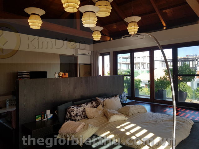 Long description image 1