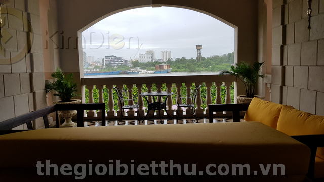 Long description image 1