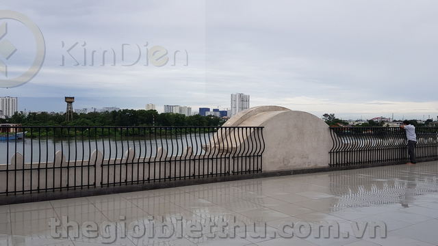 Long description image 1