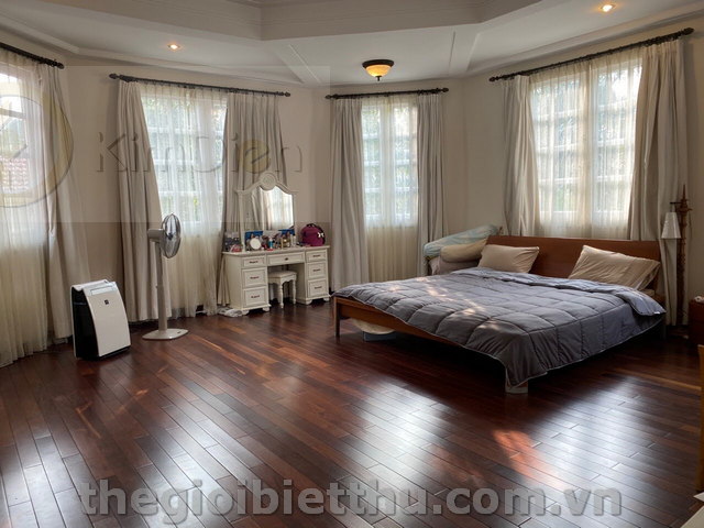 Long description image 1