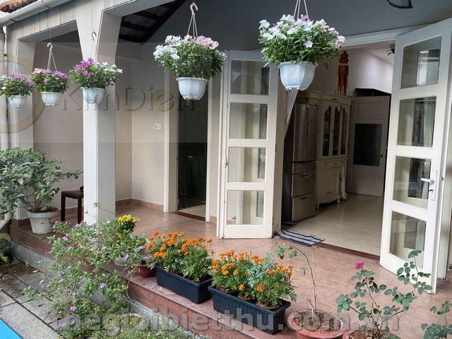 Long description image 1