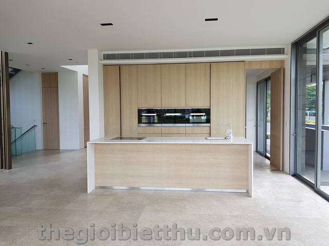 Long description image 1