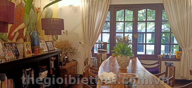 Long description image 1