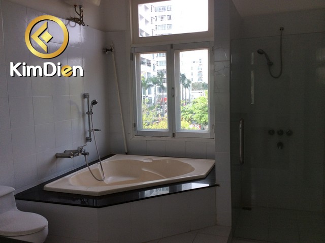 Long description image 1