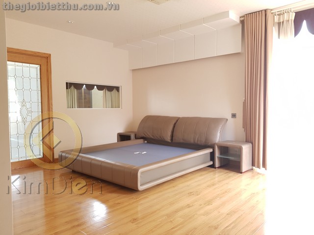 Long description image 1