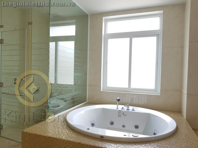 Long description image 1