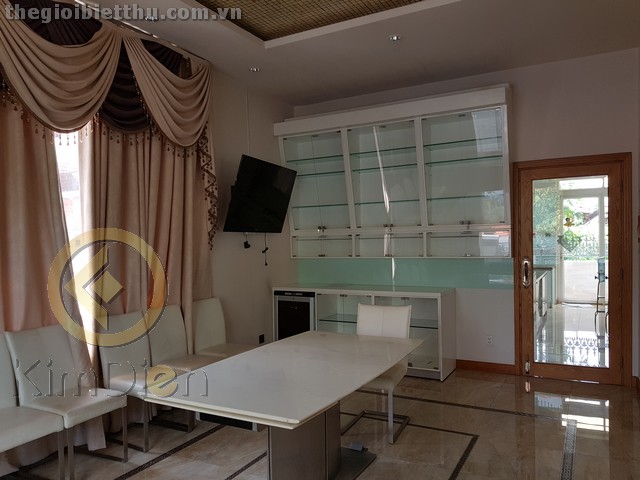 Long description image 1