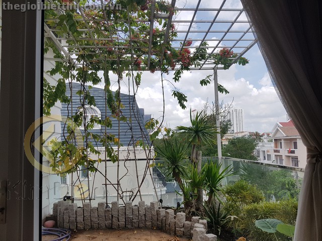 Long description image 1