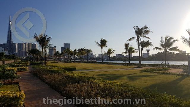 Long description image 1