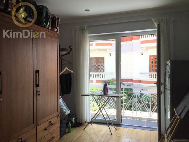 Long description image 1