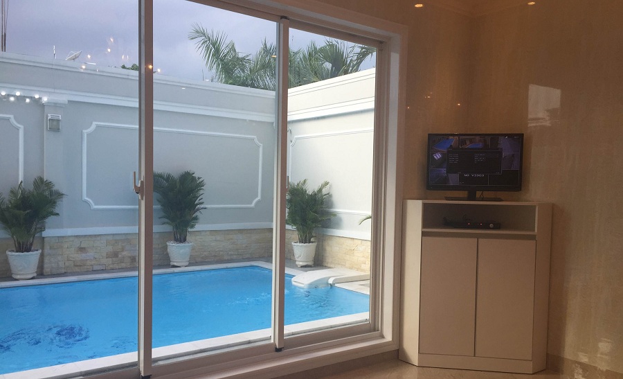 Long description image 1