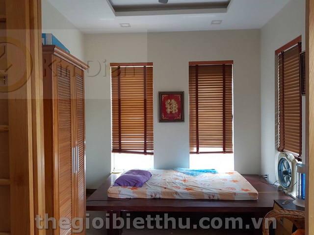 Long description image 1