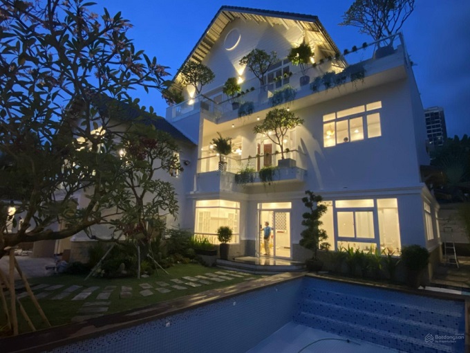 Long description image 1