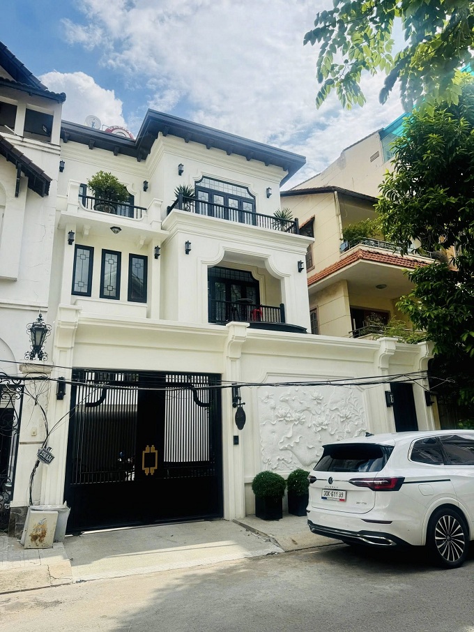 Long description image 1