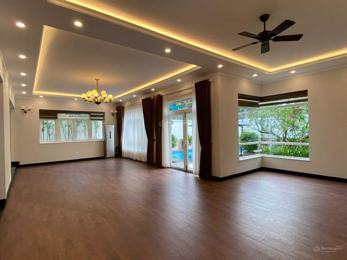 Long description image 1