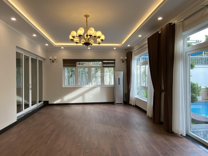 Long description image 1