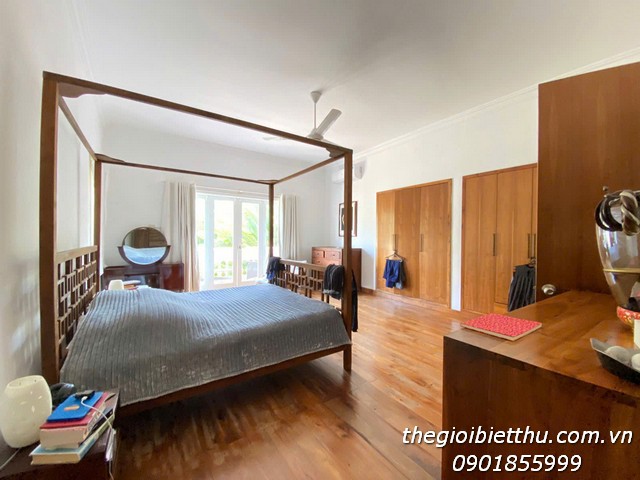 Long description image 1