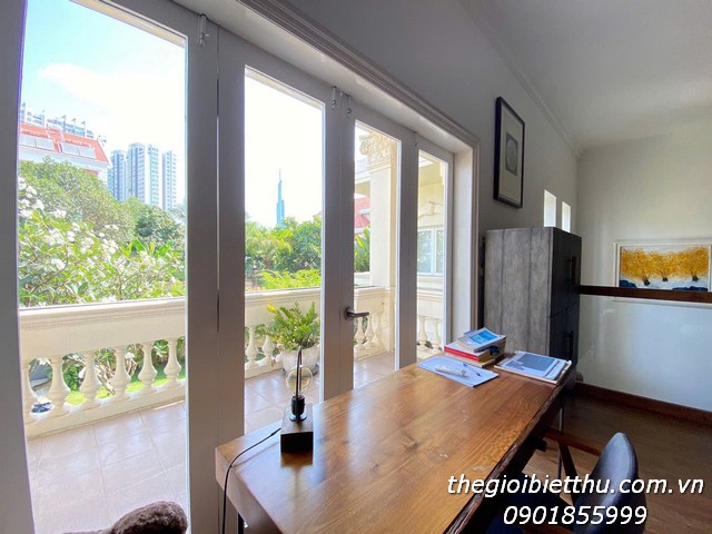 Long description image 1