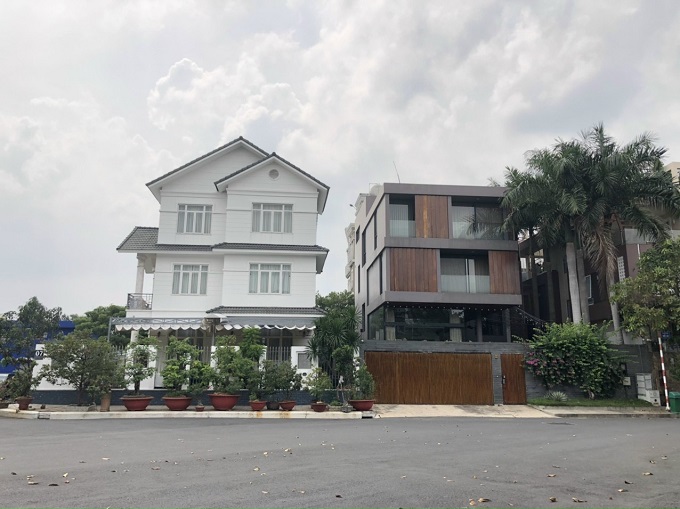 Long description image 1