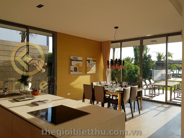 Long description image 1