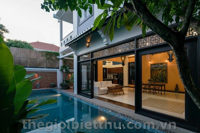 Long description image 1