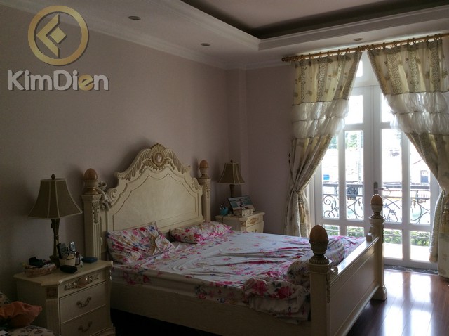 Long description image 1