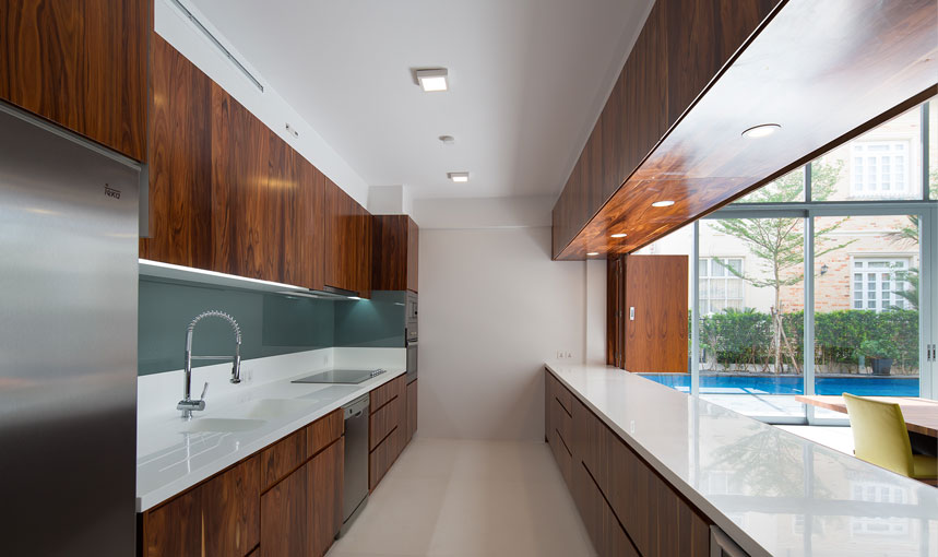 Long description image 1