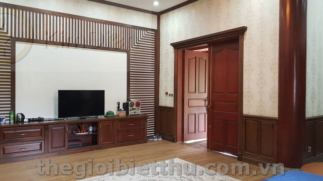 Long description image 1