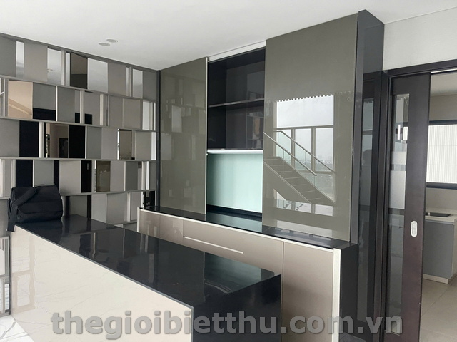 Long description image 1