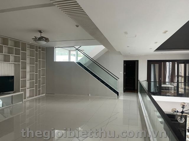 Long description image 1