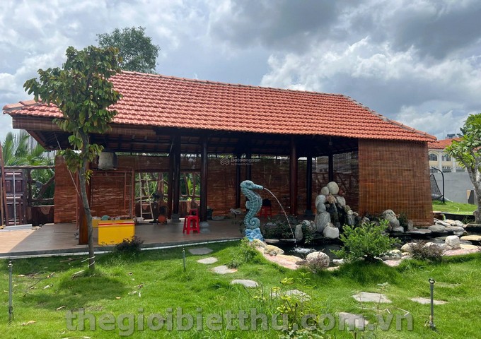 Long description image 1