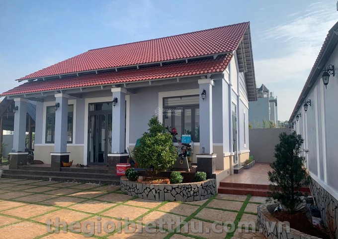 Long description image 1